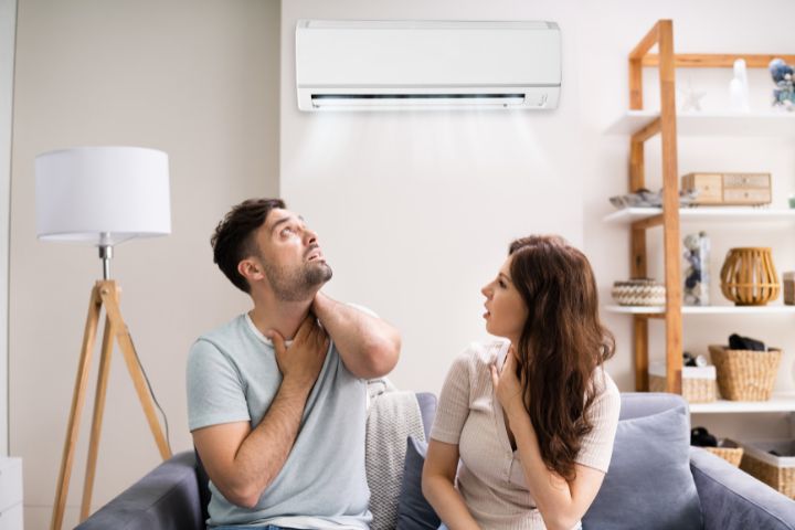 People Face Sore Throats Due to Sleeping With the Air Conditioner On